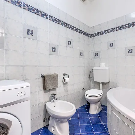 Lorena By Interhome Apartman